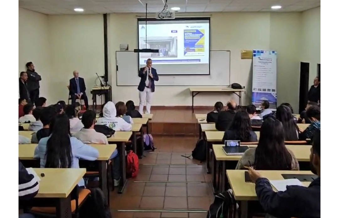 JATCELA Imparte Conferencias Magistrales en Bogotá