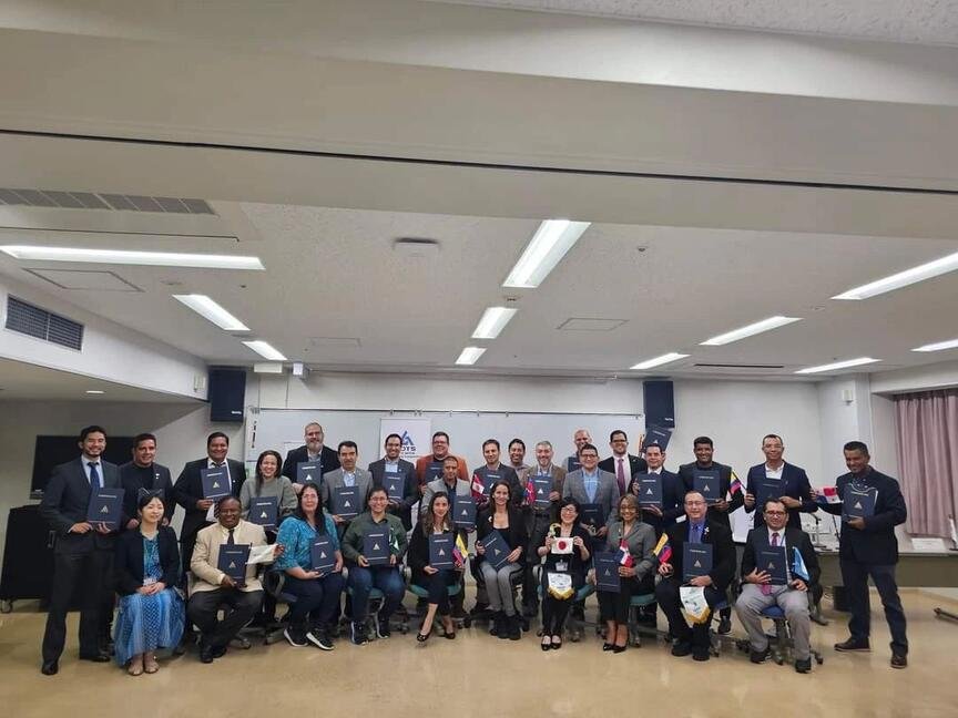 Curso de TPM en Japón para América Latina culmina con éxito
