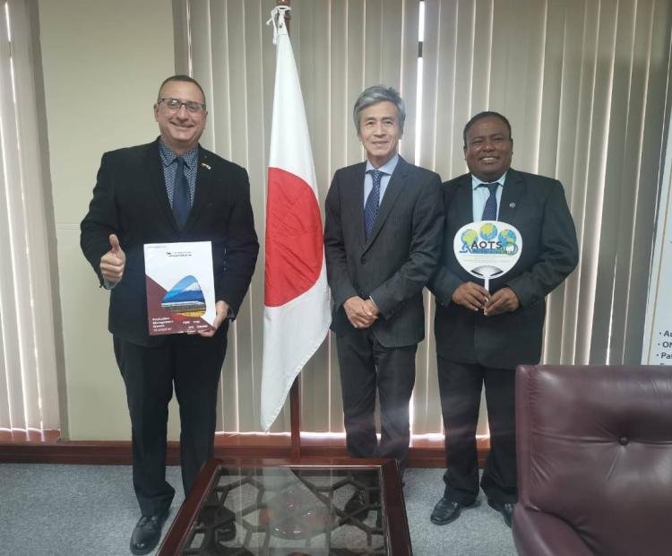 Exitosa reunión con el Embajador de Japón